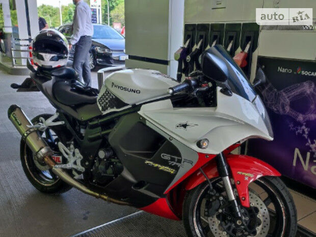 Hyosung GT 650R 2013 року