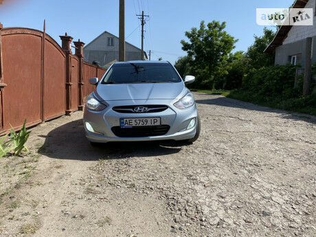 Hyundai Accent 2011 года