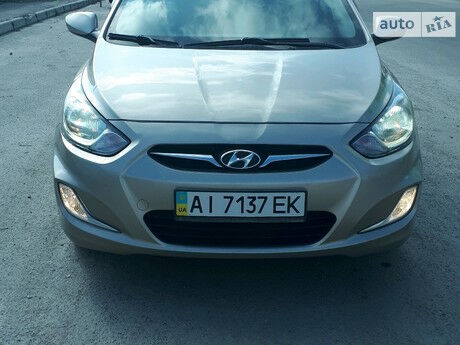 Хендай Акцент 2011 року Hyundai Accent 2011 року