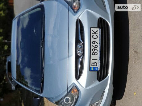 Hyundai Accent 2011 року