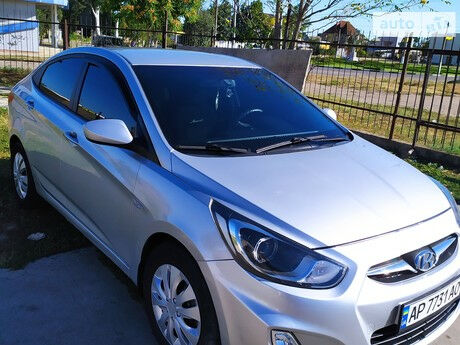 Hyundai Accent 2011 года