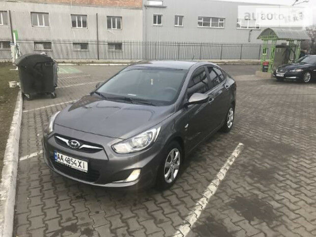 Hyundai Accent 2011 року