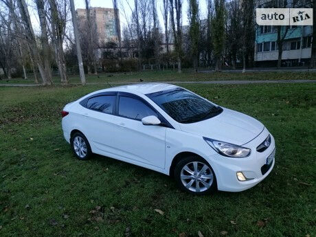 Hyundai Accent 2011 года