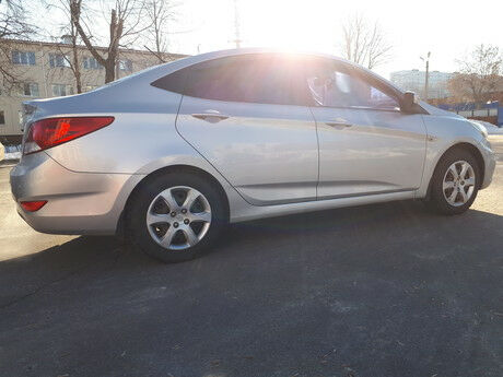 Хендай Акцент 2012 року Hyundai Accent 2012 року