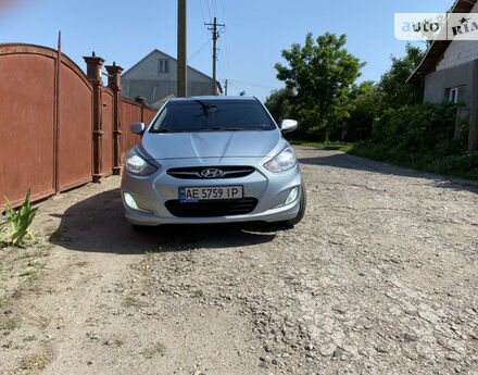 Hyundai Accent 2011 року