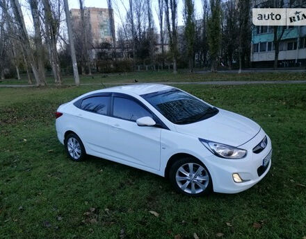 Hyundai Accent 2011 года