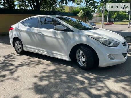 Hyundai Avante 2011 года