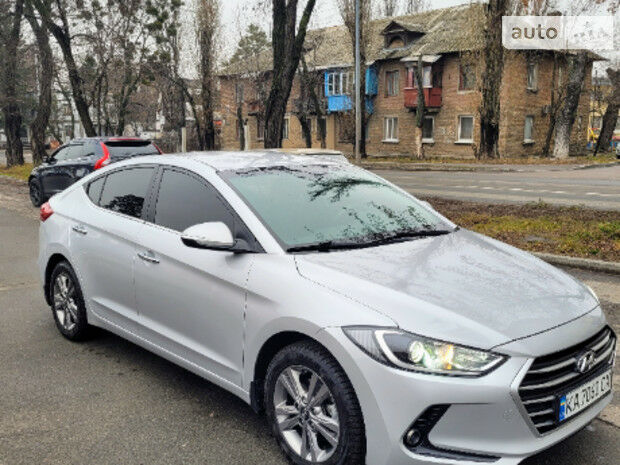 Hyundai Elantra 2018 года