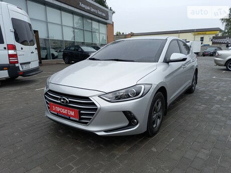 Hyundai Elantra 2016 года