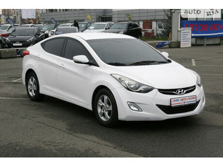 Hyundai Elantra 2013 року