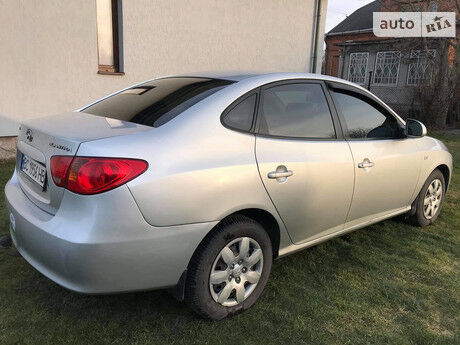 Hyundai Elantra 2008 года