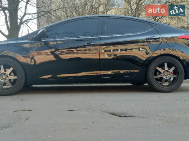 Хендай Элантра 2013 года Hyundai Elantra 2013 года