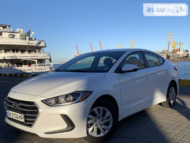 Hyundai Elantra 2016 года