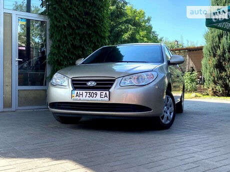 Hyundai Elantra 2009 року