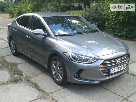 Hyundai Elantra 2018 года