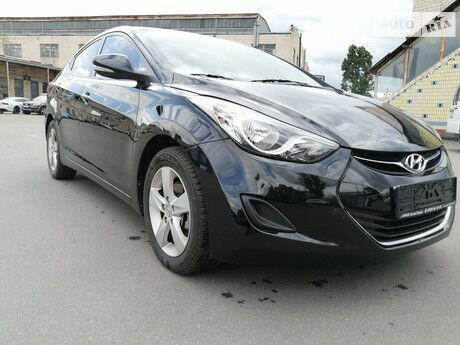 Hyundai Elantra 2012 года