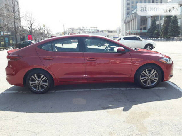 Hyundai Elantra 2016 года