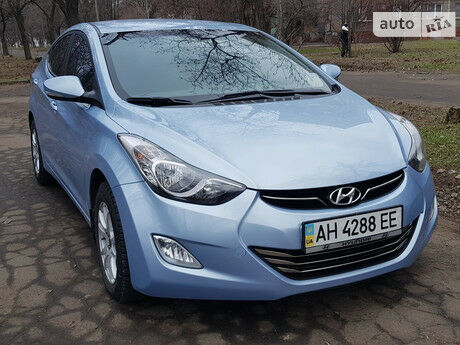 Hyundai Elantra 2012 года