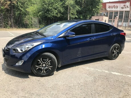 Hyundai Elantra 2012 года