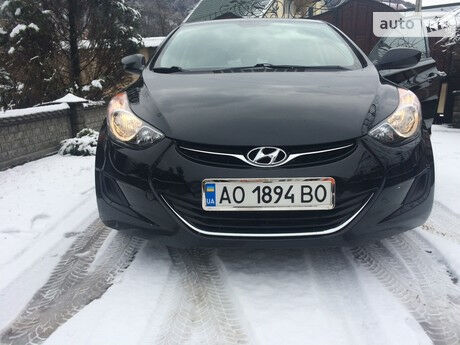 Hyundai Elantra 2013 года