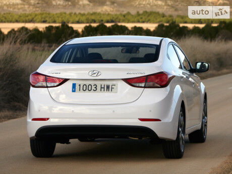 Hyundai Elantra 2011 года