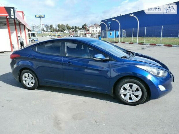 Hyundai Elantra 2011 року