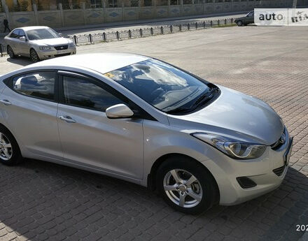 Hyundai Elantra 2013 года