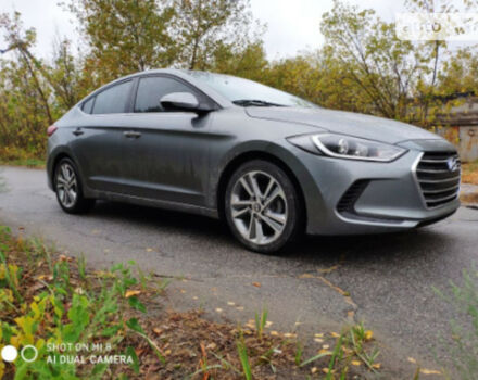 Hyundai Elantra 2017 года