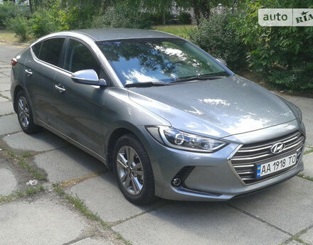 Hyundai Elantra 2018 года