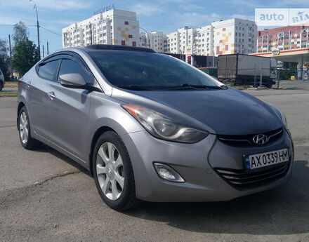 Hyundai Elantra 2013 года