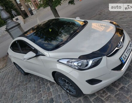 Hyundai Elantra 2013 года