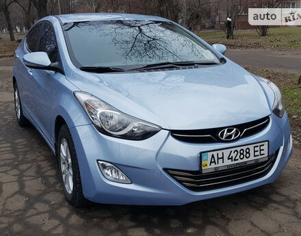 Hyundai Elantra 2012 року