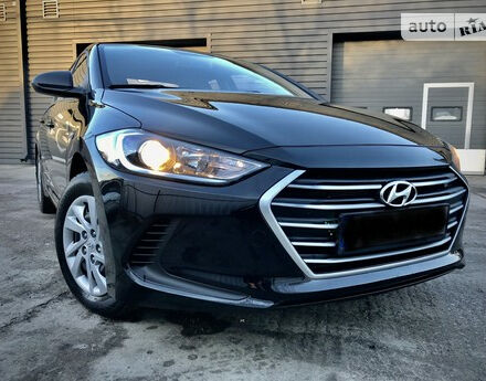 Hyundai Elantra 2018 года