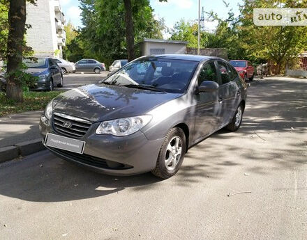 Hyundai Elantra 2009 року