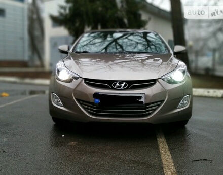 Hyundai Elantra 2011 года