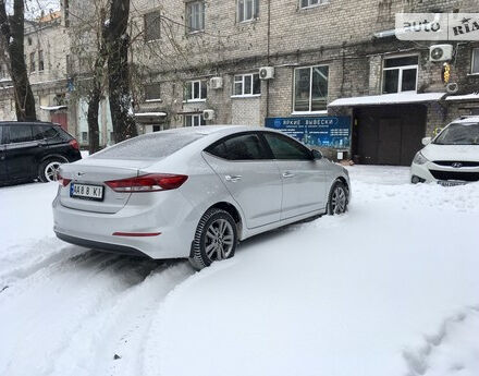 Hyundai Elantra 2016 года