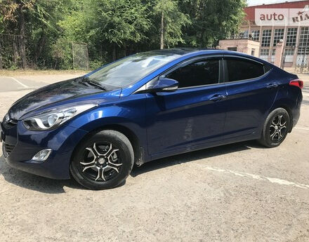 Hyundai Elantra 2012 года