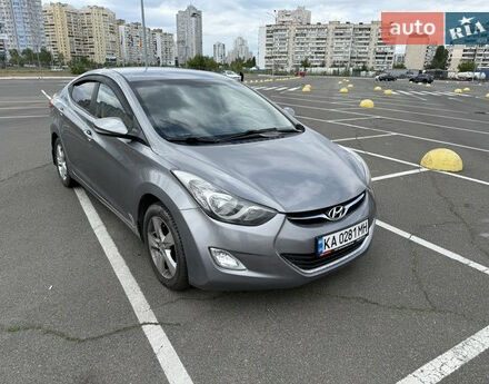 Hyundai Elantra 2011 року
