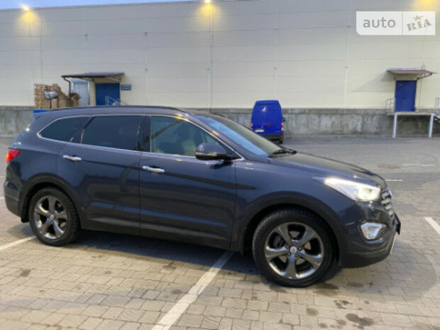 Хендай Гранд Санта Фе 2016 року Hyundai Grand Santa Fe 2016 року
