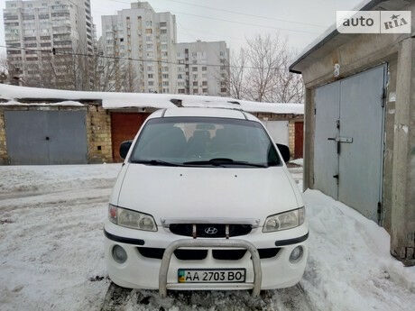 Хендай Н1 пасс. 2002 року Hyundai H1 пасс. 2002 року