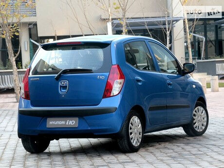 Хендай и10 2010 года Hyundai i10 2010 года