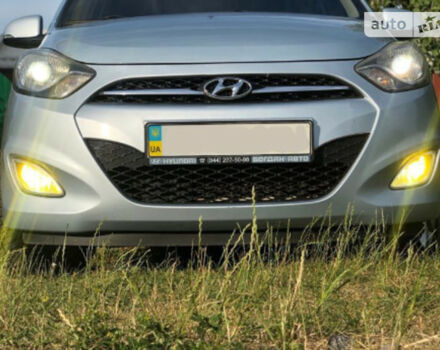 Фото на отзыв с оценкой 4.4 о Hyundai i10 2012 году выпуска от автора "Александр" с текстом: Идеальный автомобиль для девушек. Так же, отлично подойдёт для начинающих водителей.I-10 оснащен ...