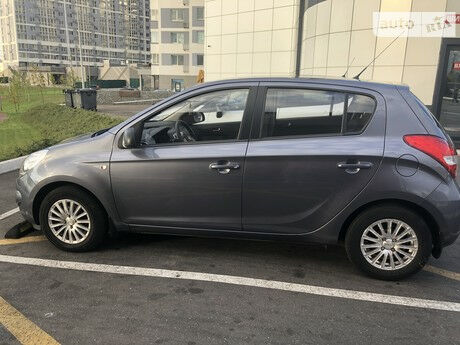 Хендай и20 2011 року Hyundai i20 2011 року