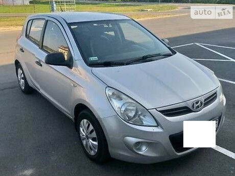 Хендай и20 2011 року Hyundai i20 2011 року