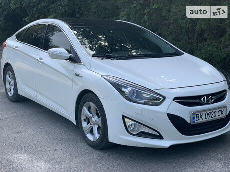 Хендай и40 2014 року Hyundai i40 2014 року