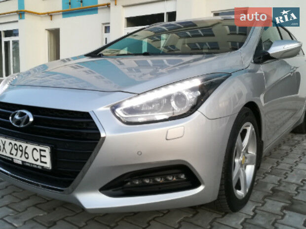 Хендай и40 2015 року Hyundai i40 2015 року