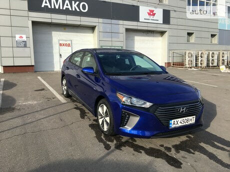 Хендай Ioniq 2018 року Hyundai Ioniq 2018 року