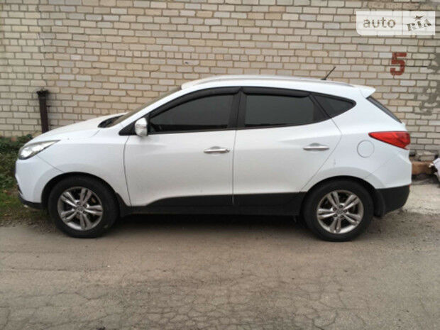 Хендай их35 2010 года Hyundai ix35 2010 года