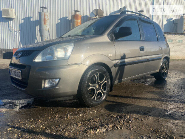 Хендай Матрикс 2008 року Hyundai Matrix 2008 року