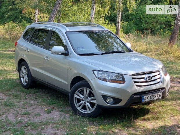 Hyundai Santa FE 2010 року